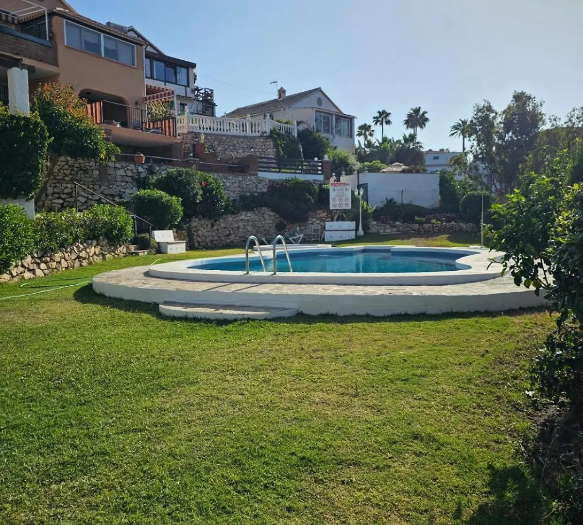 Villa El Faro Las Lagunas De Mijas contacts